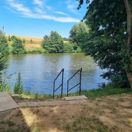 Bungalovy U Rybnika Olbramkostel Kültér fotó
